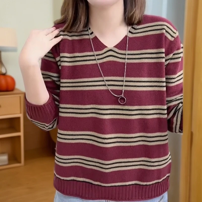 2025秋冬新款小众高级感V领条纹长袖针织衫宽松显瘦百搭打底衫潮