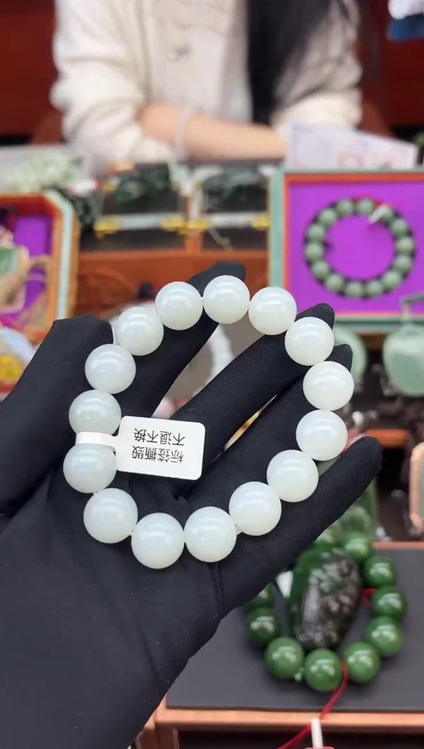 未镶嵌手串和田玉董小姐推荐 多样性发货 拍一发一yzb14