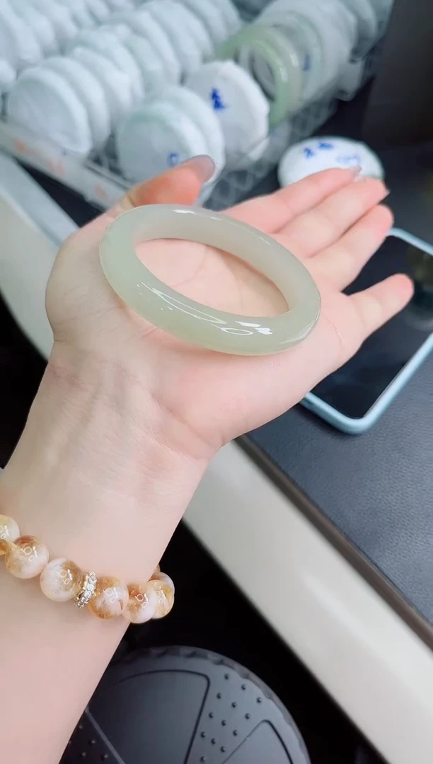 石英质玉手镯未镶嵌68-52