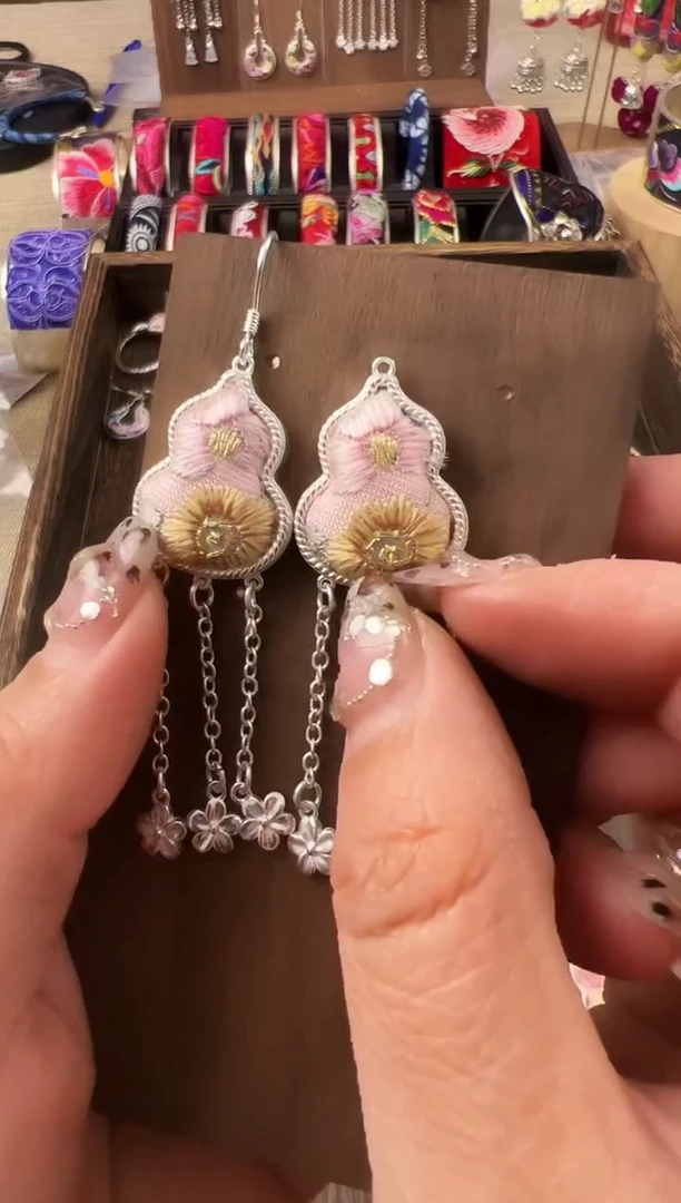 【闪购商品】织绣民族风老绣饰品164