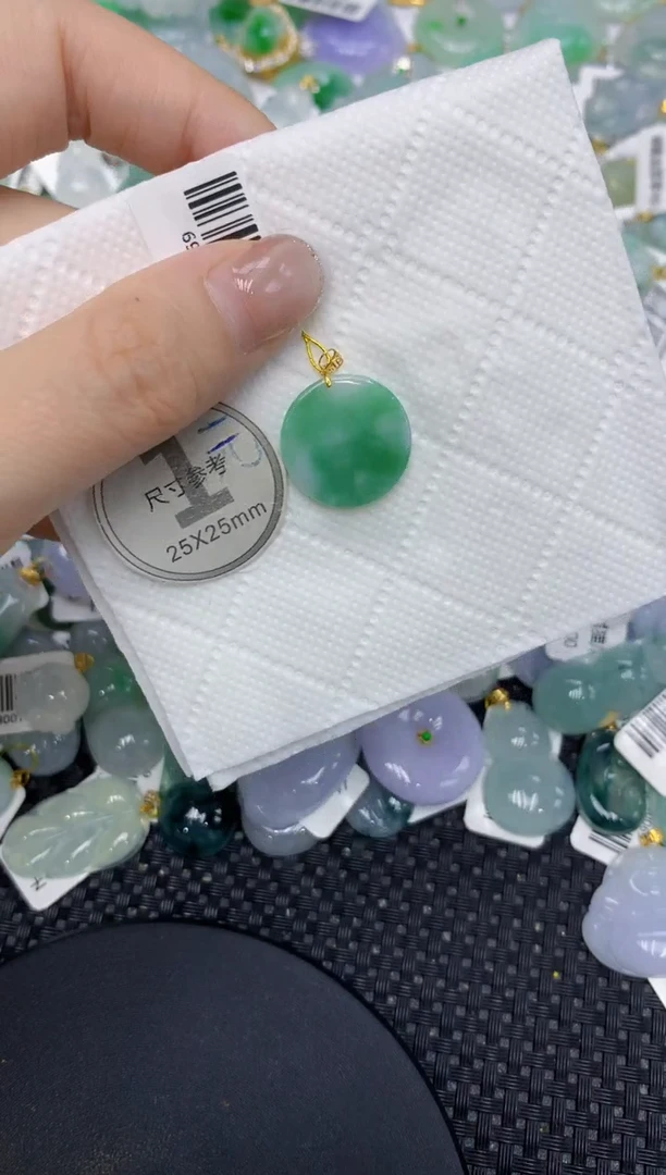 颈饰18K金镶嵌翡翠1111111