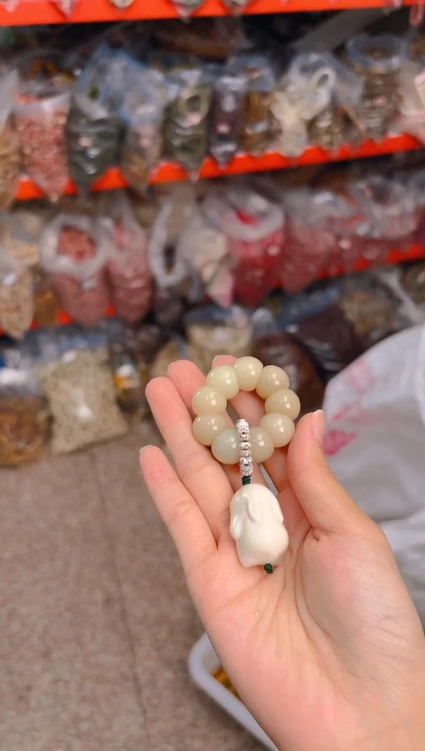 吊坠菩提根/象牙果荔枝栋手捻带白兔