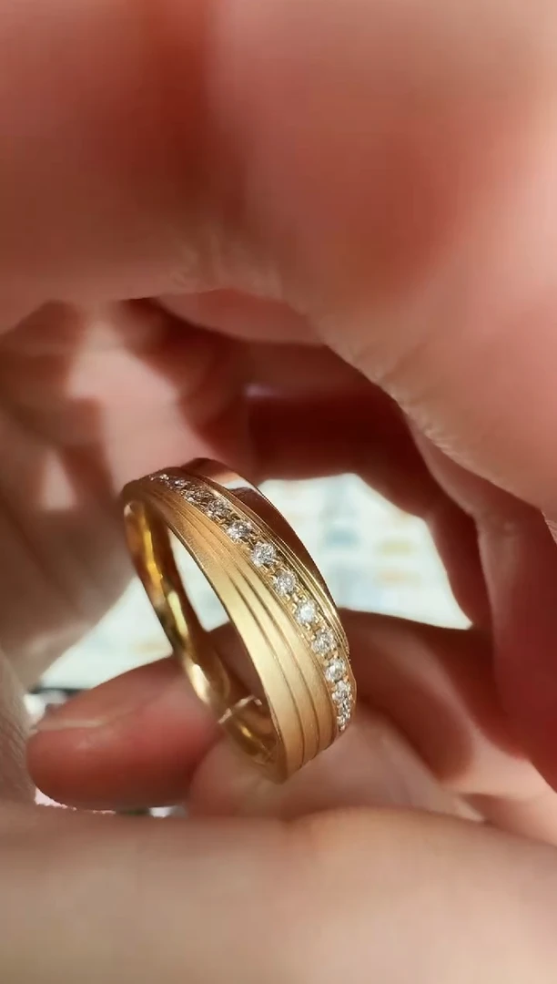 【闪购商品】钻石戒指/指环18K金镶嵌k玫戒指3.9g