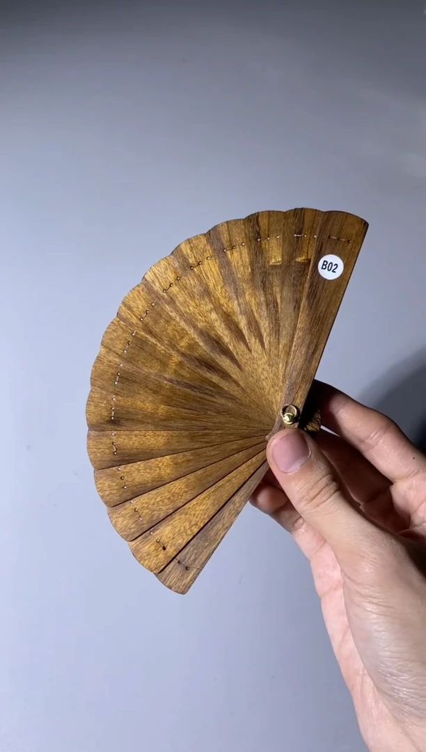 【闪购商品】金丝楠B02号10cm金丝楠迷你扇