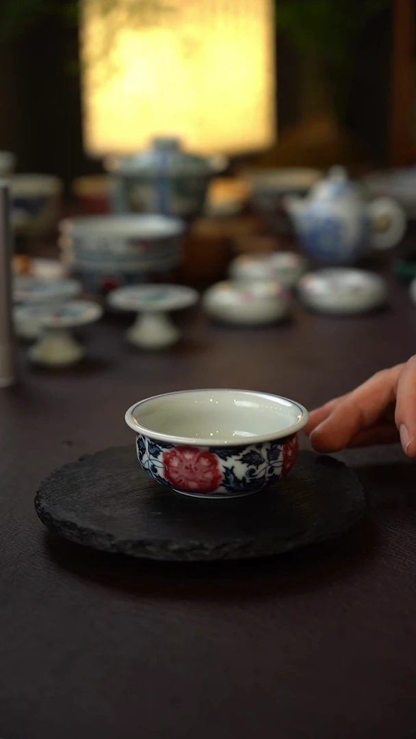 景德镇全手工手绘青花釉里红叶子主人杯（微瑕）