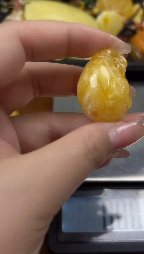 未镶嵌蜜蜡裸石琥珀蜜蜡吊坠