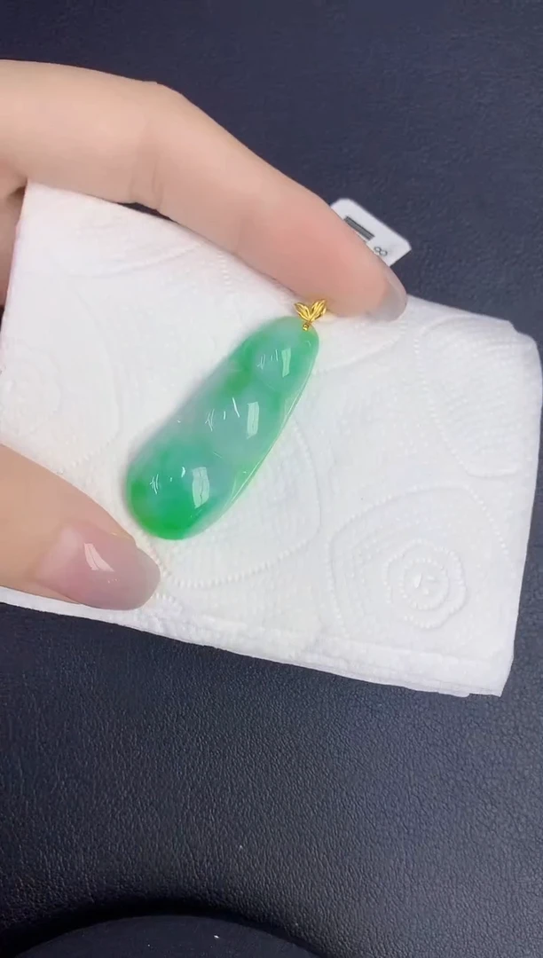 颈饰18K金镶嵌翡翠缅甸天然翡翠A货