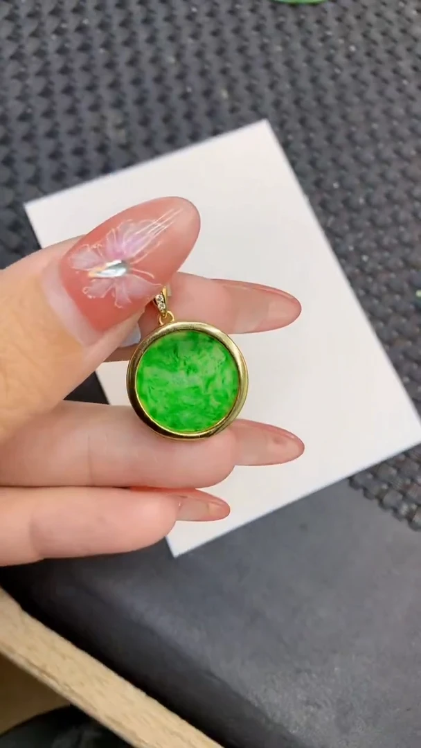 颈饰未镶嵌翡翠1