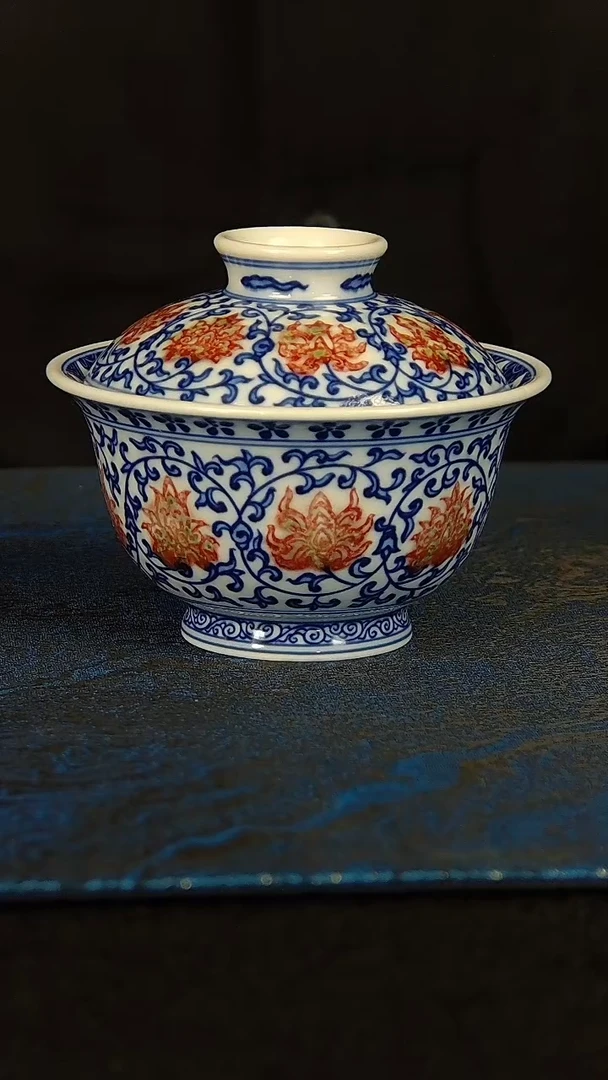 毛仔柴窑青花釉里缠枝莲盖碗