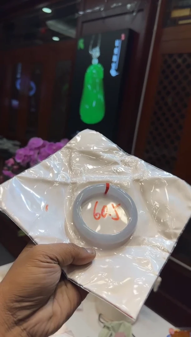 未镶嵌手镯翡翠手镯