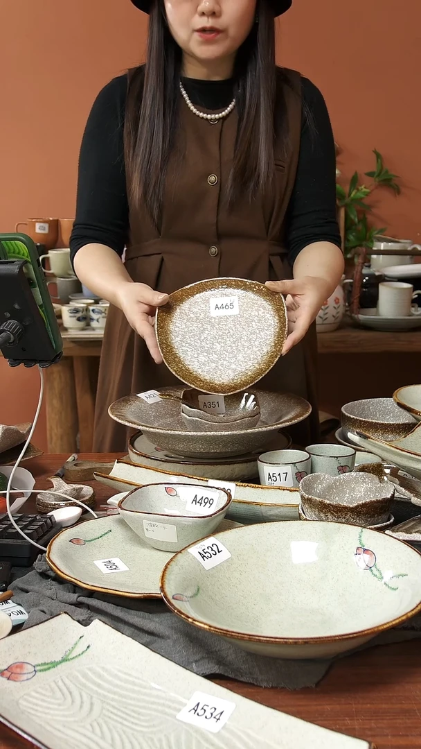 陶瓷A465 一只陶瓷粗陶小号三角盘可能微瑕