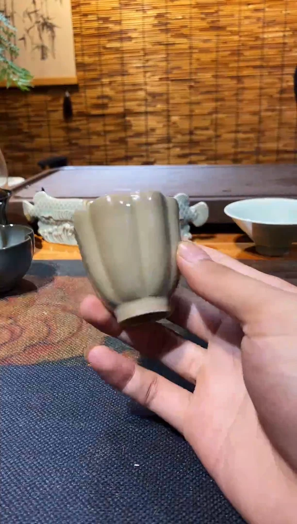 【山隐青瓷】龙窑柴烧杯子　花口　30CC