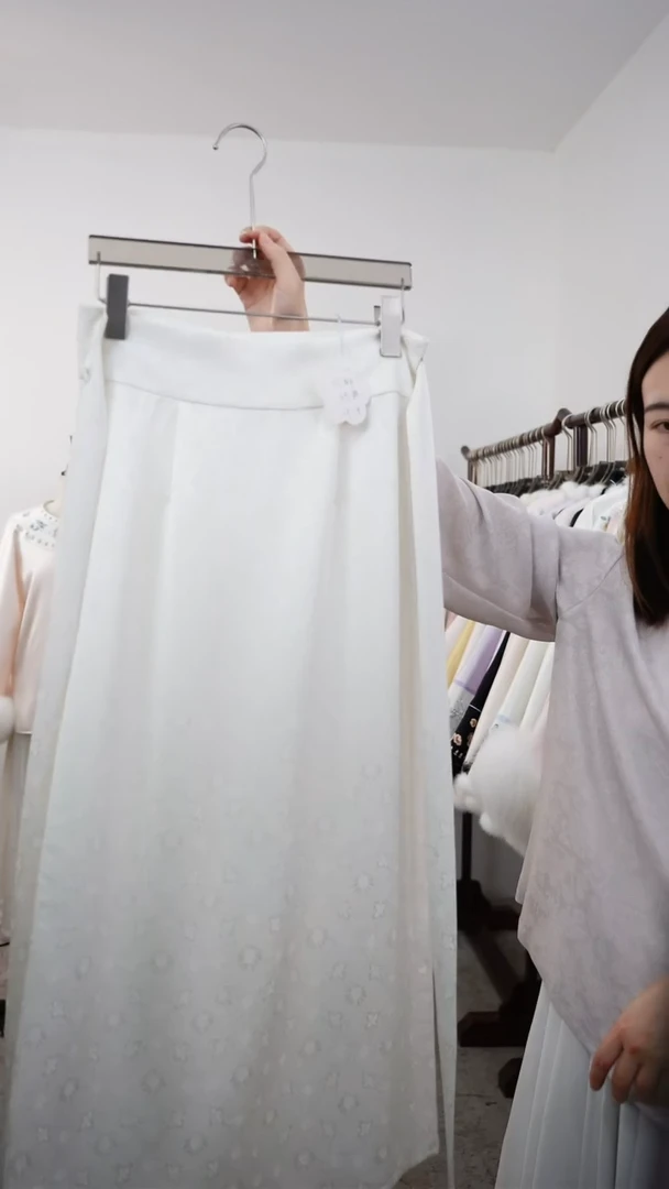 织绣孤品桑蚕丝罗衣 不退不换  正绢