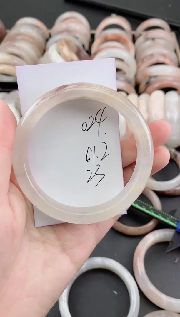 未镶嵌手镯石英质玉（金丝玉）024