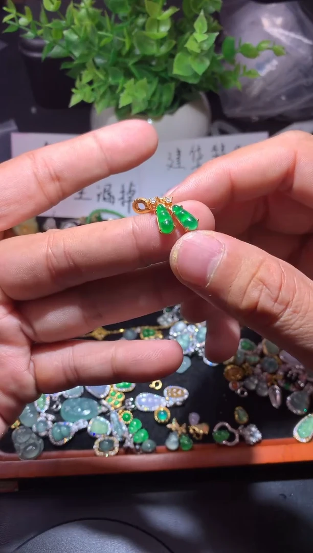 吊坠(不含链)未镶嵌翡翠1