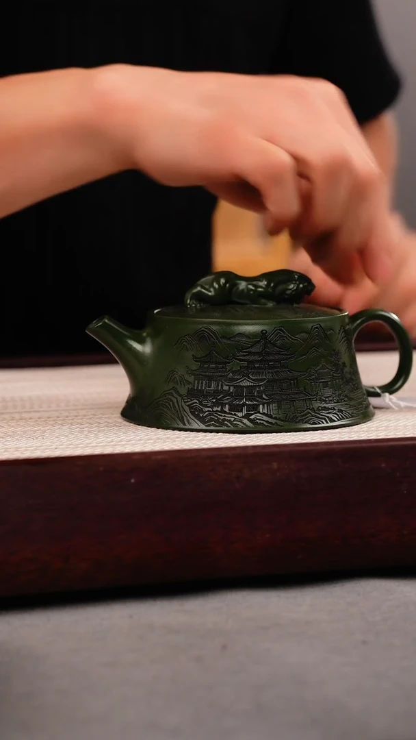 茶杯紫砂绿泥 虎钮柱础 刻绘