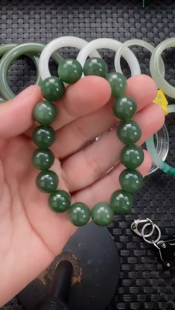 颈饰未镶嵌和田玉12mm碧玉手串