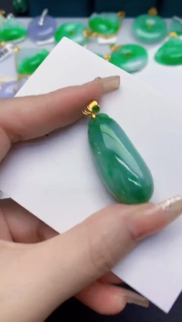 颈饰未镶嵌翡翠缅甸天然翡翠A货