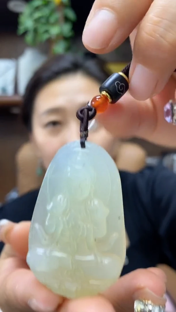 岫玉未镶嵌吊坠·