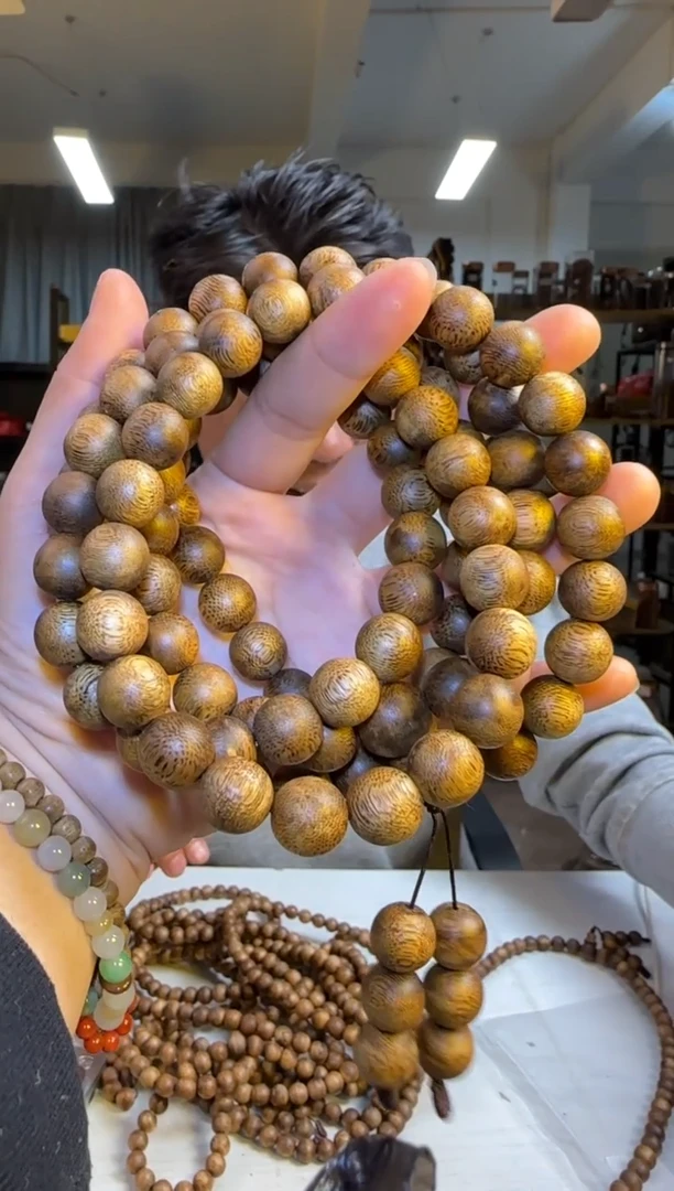 沉香手串窖藏款国香绿奇张勺子正圆珠12mm108颗