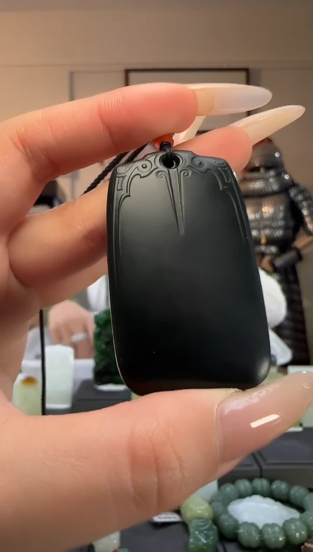 颈饰未镶嵌和田玉青玉饕鬄牌吊坠