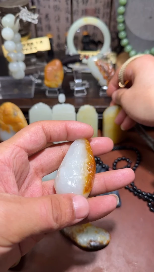 未镶嵌和田玉挂件和田玉