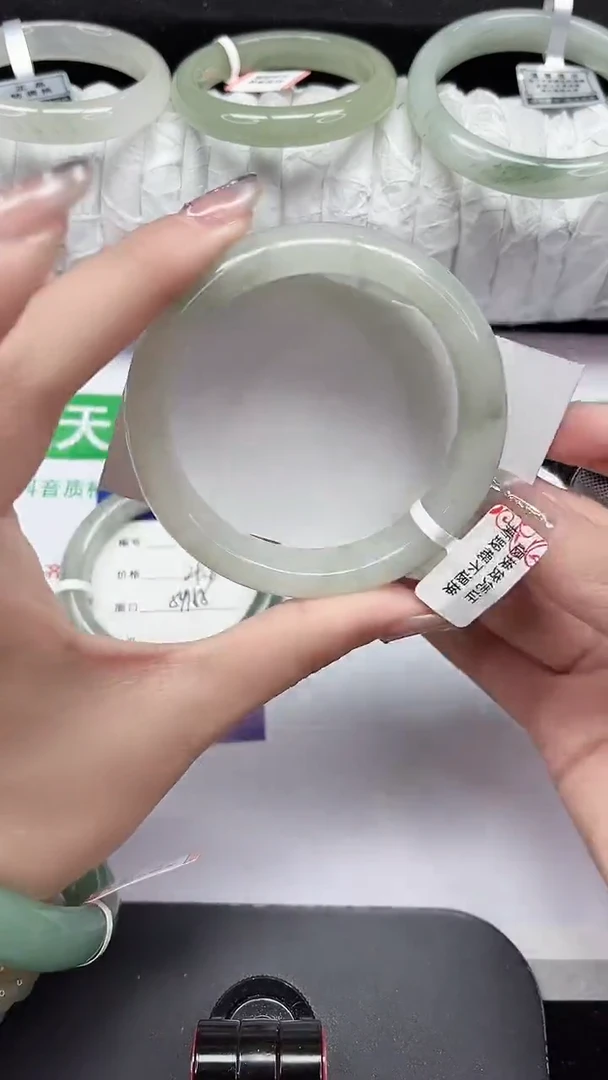 未镶嵌手镯石英质玉251-56/57