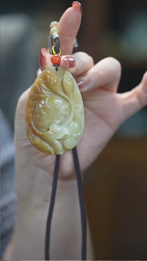 颈饰未镶嵌和田玉鲤鱼