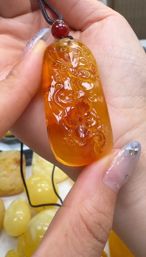 裸石琥珀未镶嵌如图