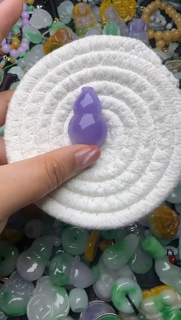 颈饰未镶嵌翡翠缅甸翡翠吊坠