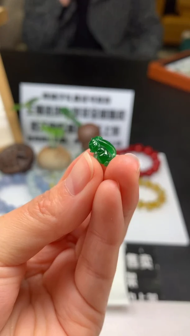 【闪购商品】定制翡翠未镶嵌吊坠-91764