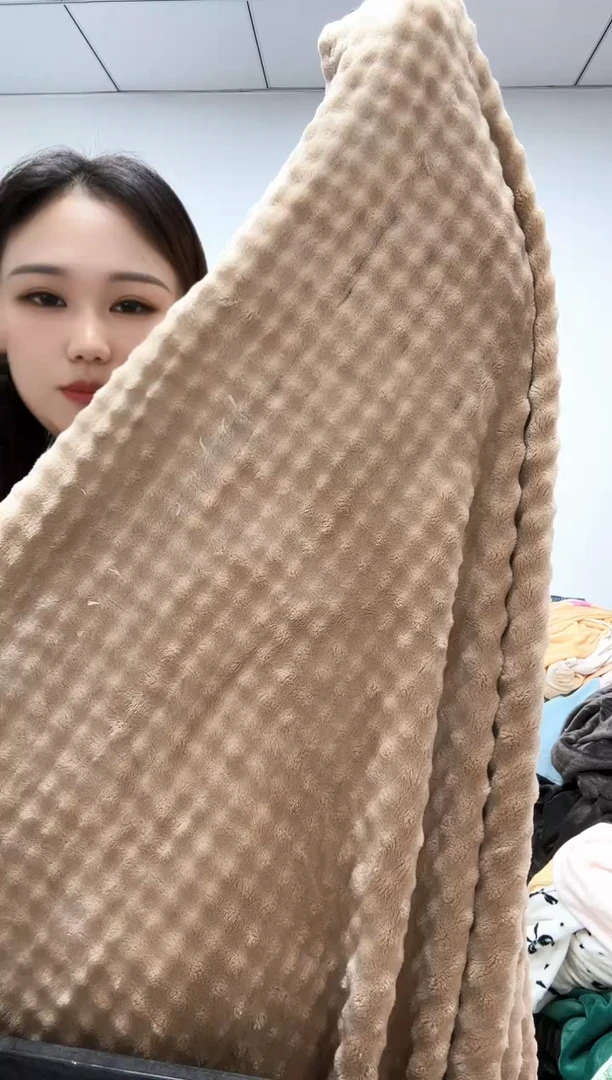法兰绒1.5X2毯子