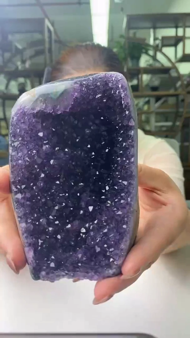 水晶珠宝半成品未镶嵌紫晶洞D195