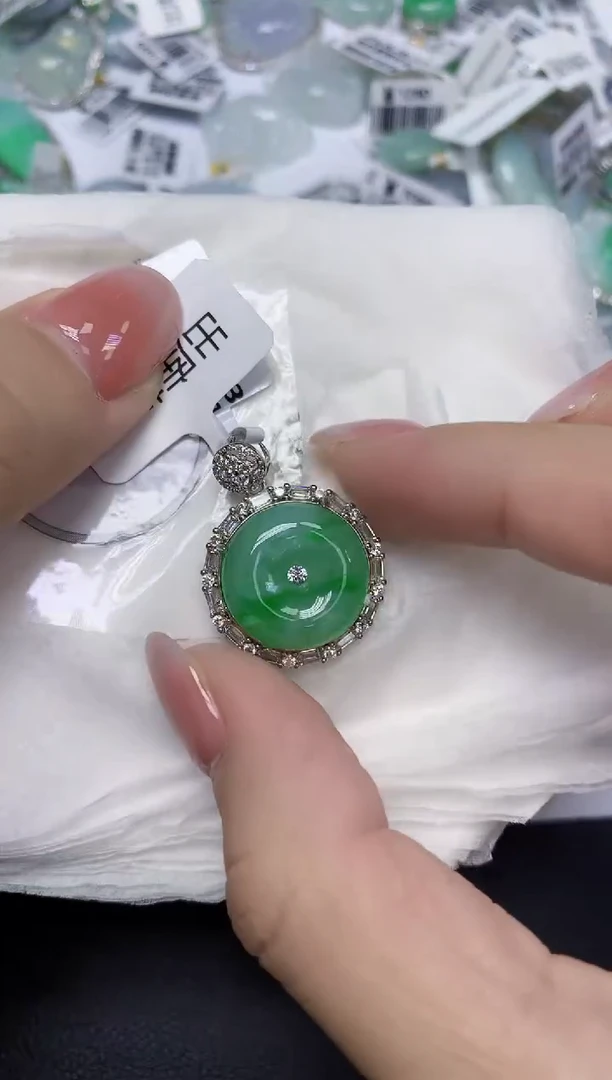 颈饰未镶嵌翡翠天然缅甸翡翠A货多样性发一件