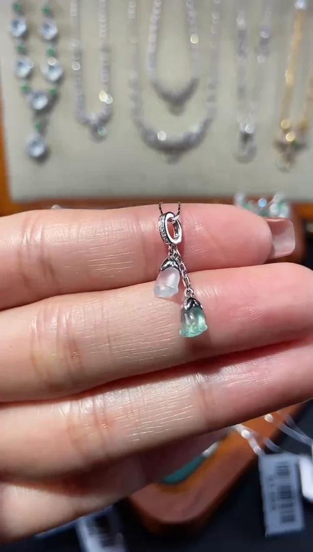 【闪购商品】翡翠吊坠(不含链)18K金镶嵌吊坠