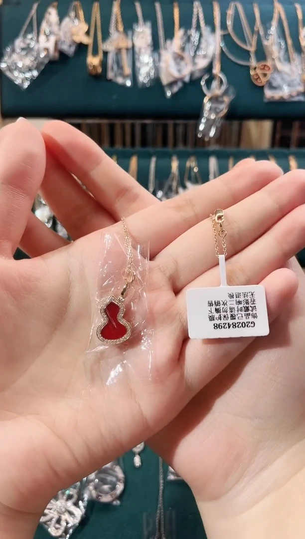 18K金镶嵌颈饰玛瑙/玉髓18K金镶嵌 K玫葫芦