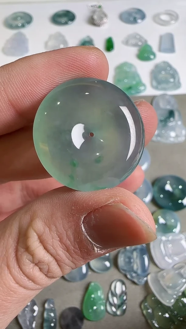 吊坠(不含链)未镶嵌翡翠.