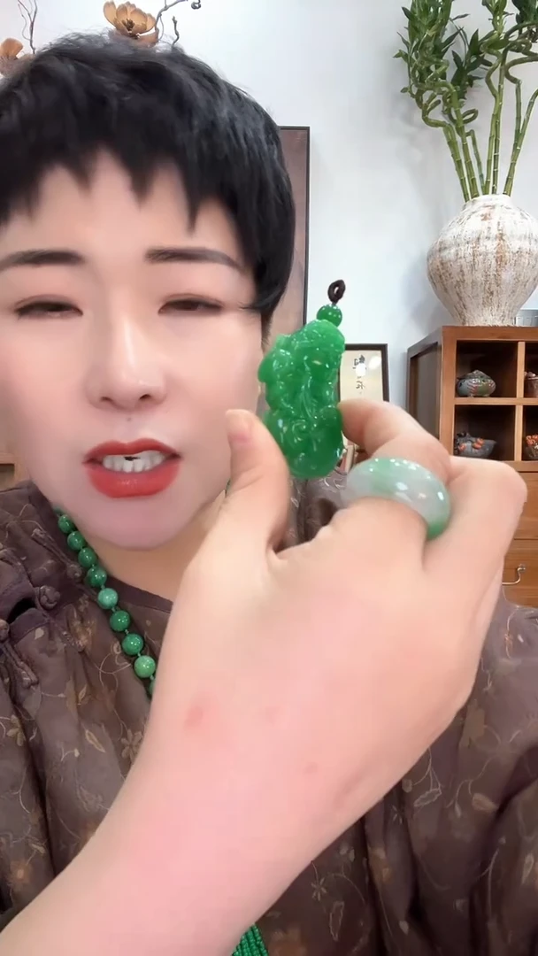 吊坠(赠链)未镶嵌翡翠429