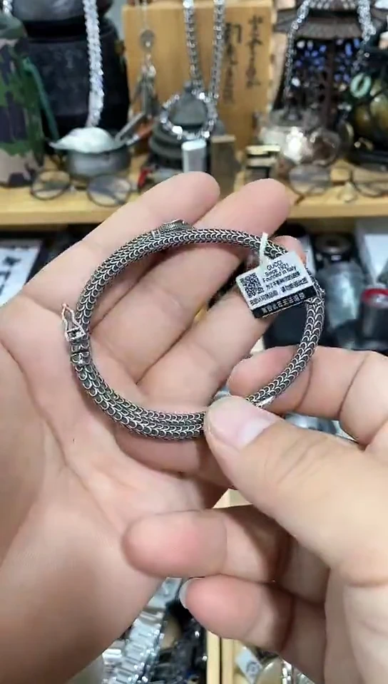 瓷片闪购商品  如图所示