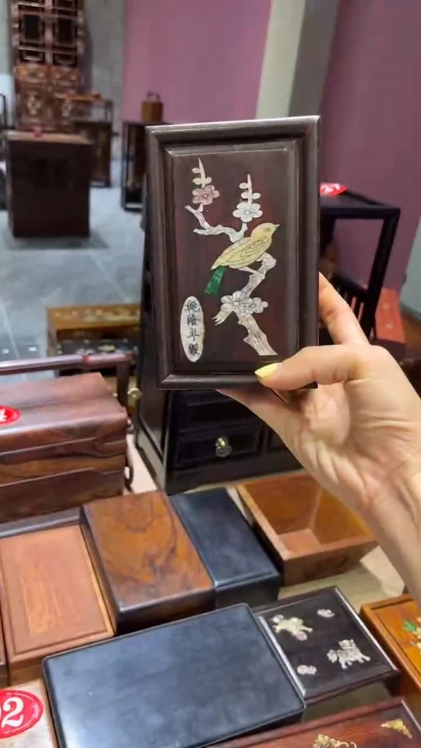 木喜鹊登梅螺钿抽拉盒