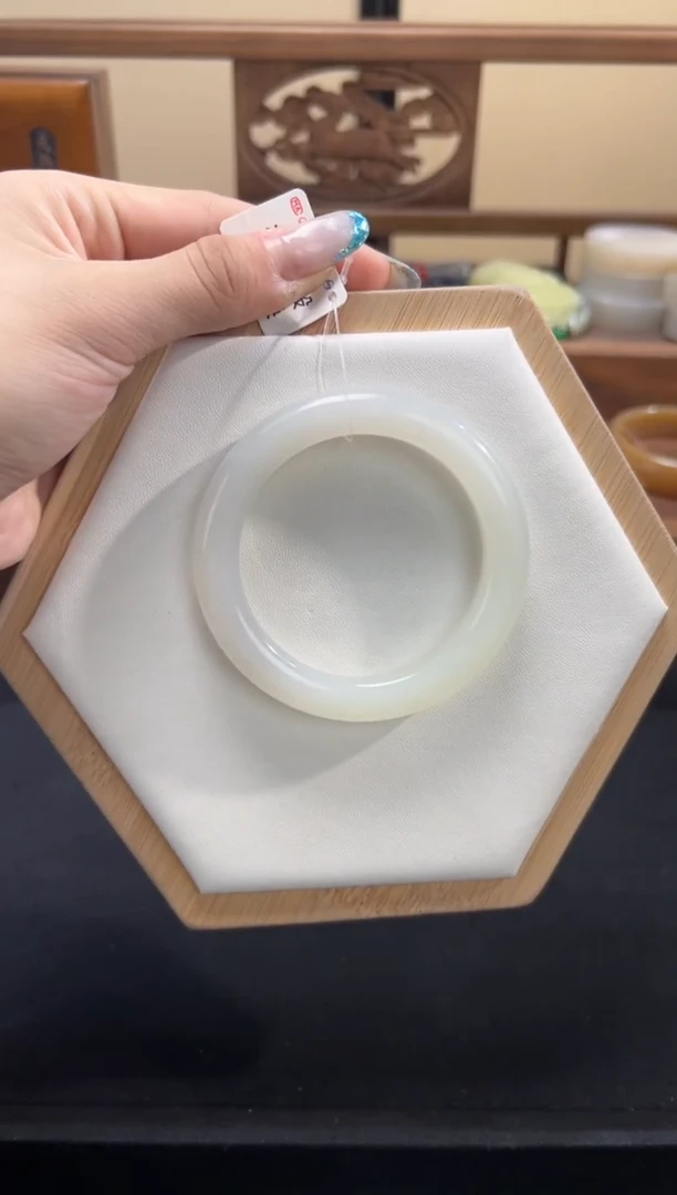 未镶嵌手镯和田玉54