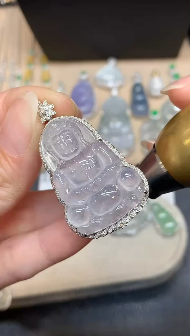 吊坠(不含链)18K金镶嵌翡翠观音【无服务费