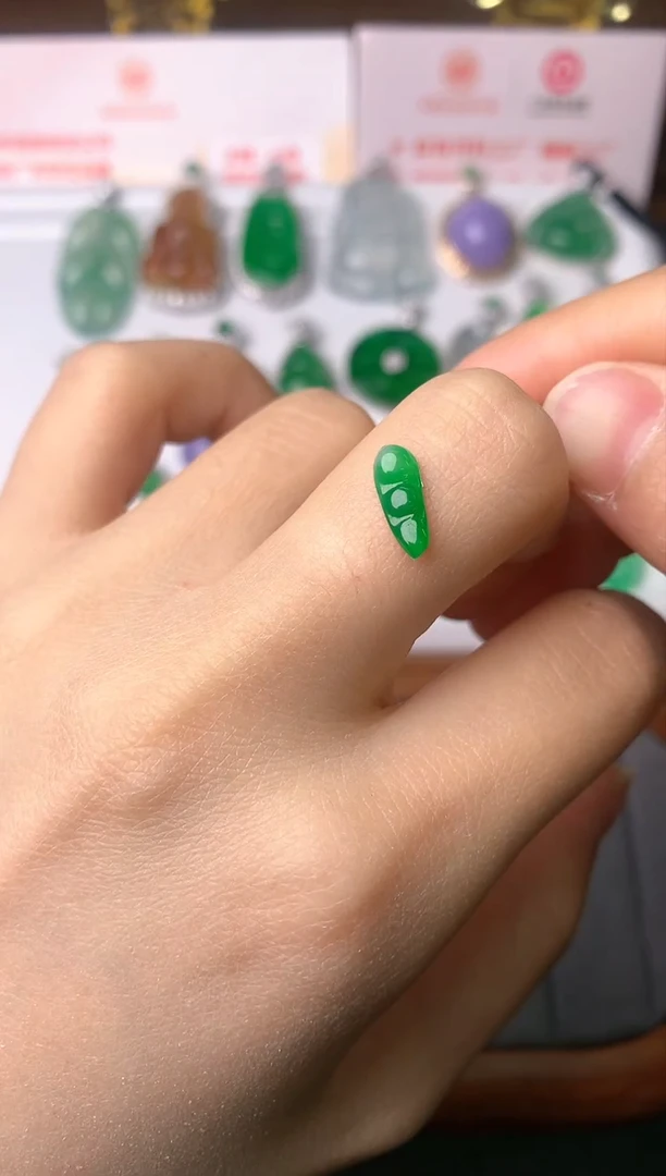 【闪购商品】定制翡翠未镶嵌裸石（镶嵌定制）