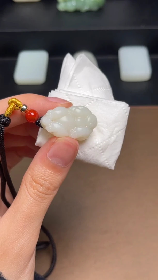 和田玉未镶嵌颈饰12