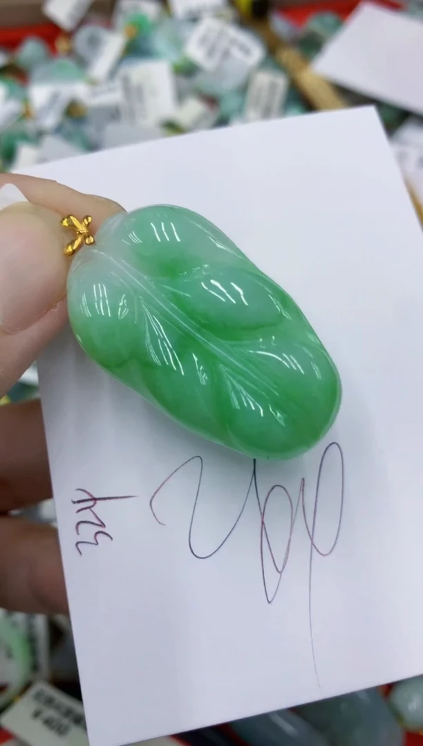 颈饰18K金镶嵌翡翠11111111111