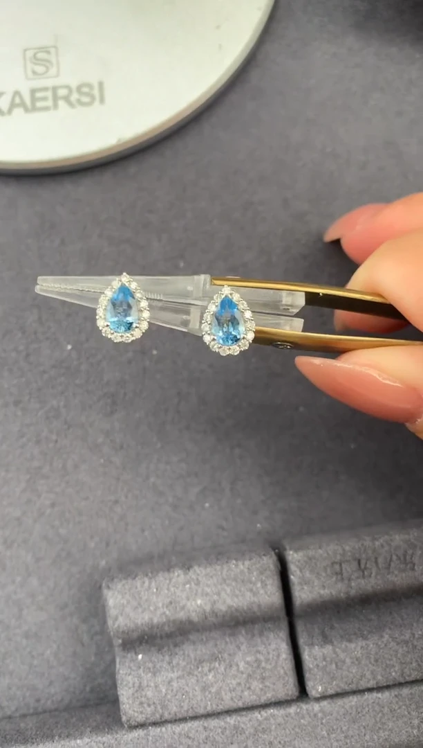 18K金镶嵌耳钉海蓝宝石0.76ct海蓝宝   FH  定制