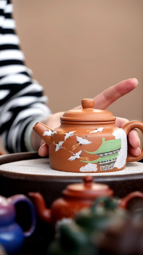 茶壶紫砂金砂段泥德钟泥绘瑞鹤图