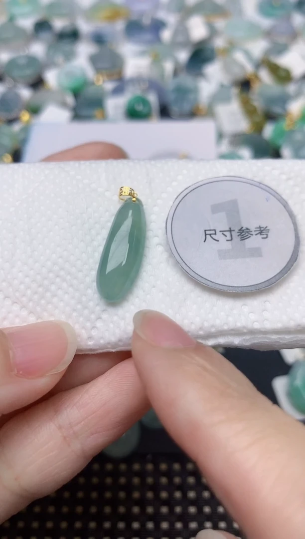 颈饰18K金镶嵌翡翠天然缅甸A货翡翠