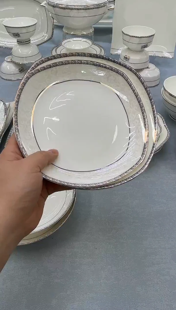 骨瓷玲珑7.5方2个