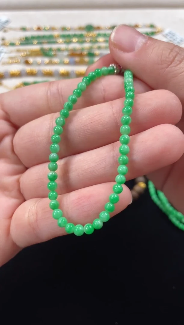 18K金镶嵌手链翡翠一条   P368